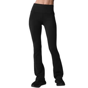 Image credits: alo yoga