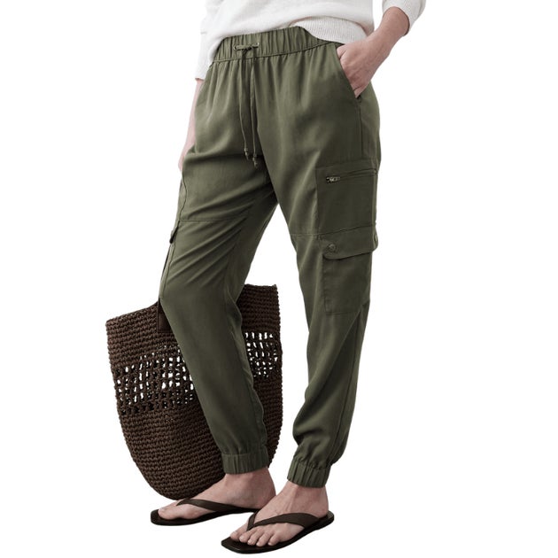 Image credits: banana republic factory