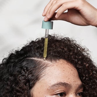 Reduce Buildup and Dryness When You Apply One Of These Serums To Your Scalp