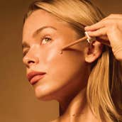 Dr. Barbara Sturm’s Everything Bronzing Drops Might Be the Chicest Beauty Launch of the Season