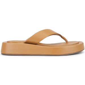 Image credits: revolve