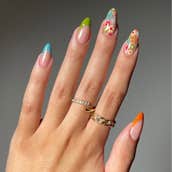 Image credits: @kuypernailart