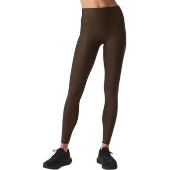 Image credits: alo yoga