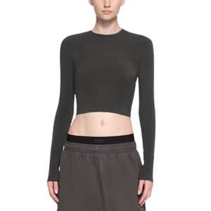 NEW VINTAGE CROPPED LONG SLEEVE T-SHIRT