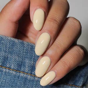 Image credits: @aanchysnails