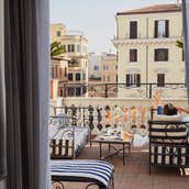 Image credits: hotels.com