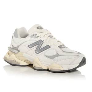 New Balance 9060 Low Top Sneakers