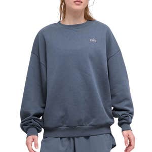 Image credits: alo yoga