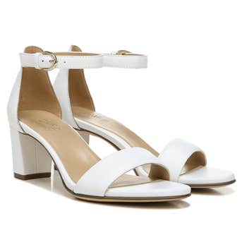 Image credits: naturalizer