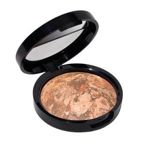 Image credits: laura geller