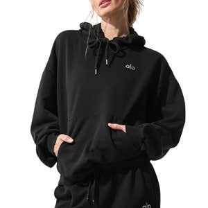 Image credits: alo yoga