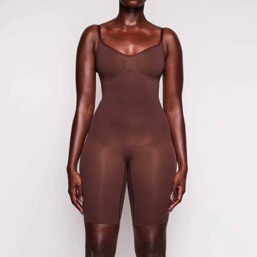 skims, Skims Sculpting Bodysuit Mid Thigh W. Open Gusset