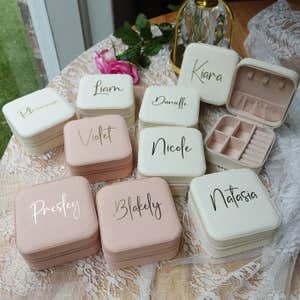 ChoosingKeepingGifts Personalized Jewelry Boxes