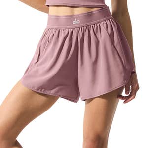 Image credits: alo yoga