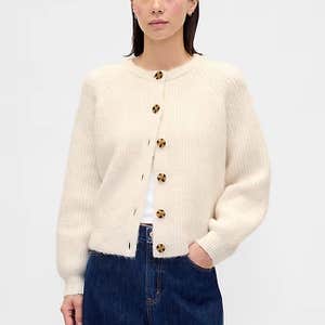 Gap Fuzzy Shaker Stitch Cardigan