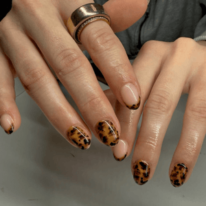 Image credits: @meg.doesnails