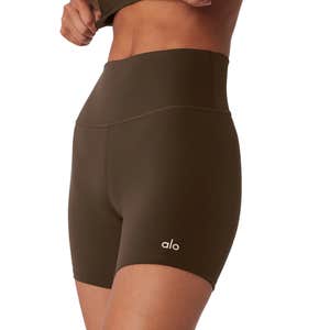 Image credits: alo yoga