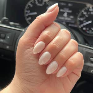 Image credits: @vintagenailsroom