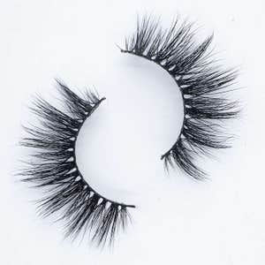 danielabelllashes.com, Daniela Bell Carolina Lashes