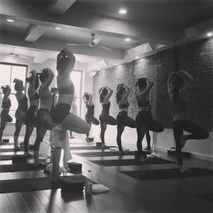 sweetlifenyc.com, Lyons Den Power Yoga