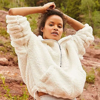 From Lightweight Fabrics To Packable Styles—These Are The Top Fleece Pullovers For Women