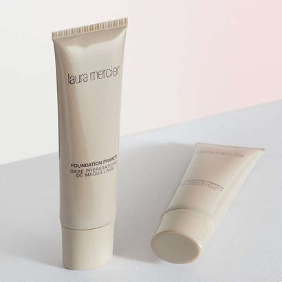 Hydrating And Moisturizing Foundations For Those With Extremely Dry Skin