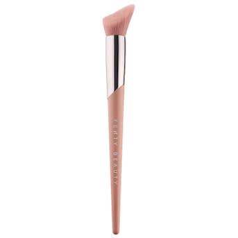 Fenty Beauty By Rihanna Cheek-Hugging Highlight Brush 120